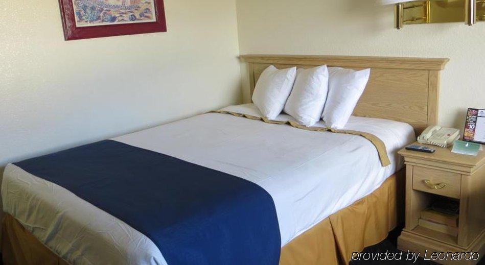 Americas Best Value Inn Las Vegas Strip Exterior photo