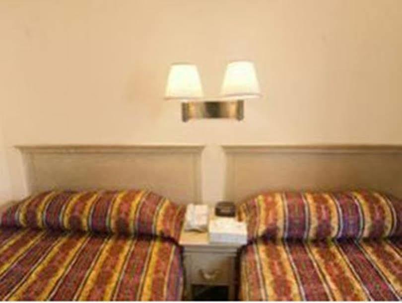 Americas Best Value Inn Las Vegas Strip Exterior photo
