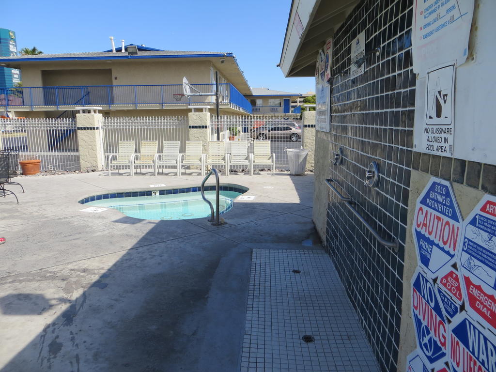 Americas Best Value Inn Las Vegas Strip Exterior photo